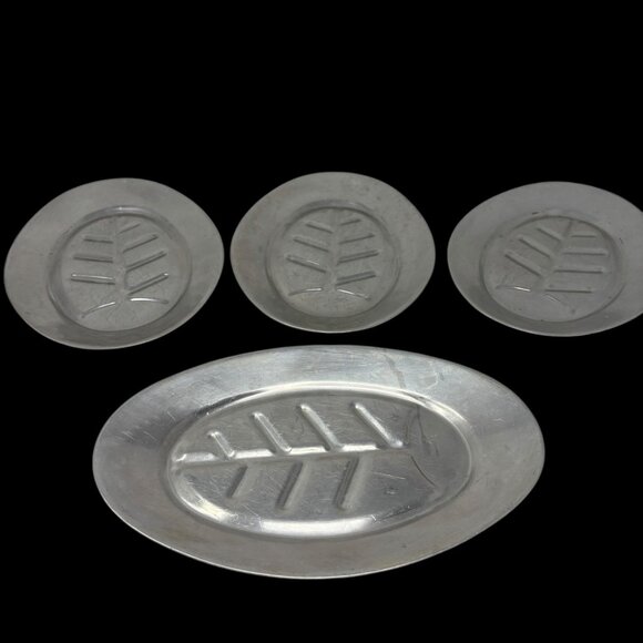 Set Of 4 Vintage Aluminum Oval Leaf Design Serving Platters - Picture 3 of 9